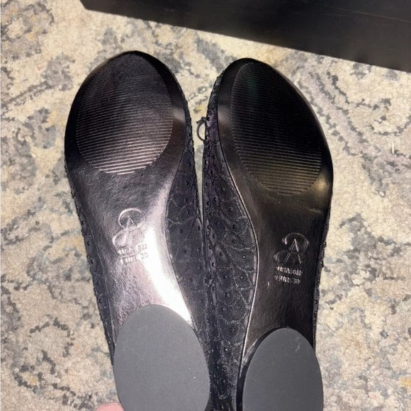 Adrianna Papell Black Lace and Rhinestone Sequined Ballet Flats sz 8 (028) - Picture 3 of 5